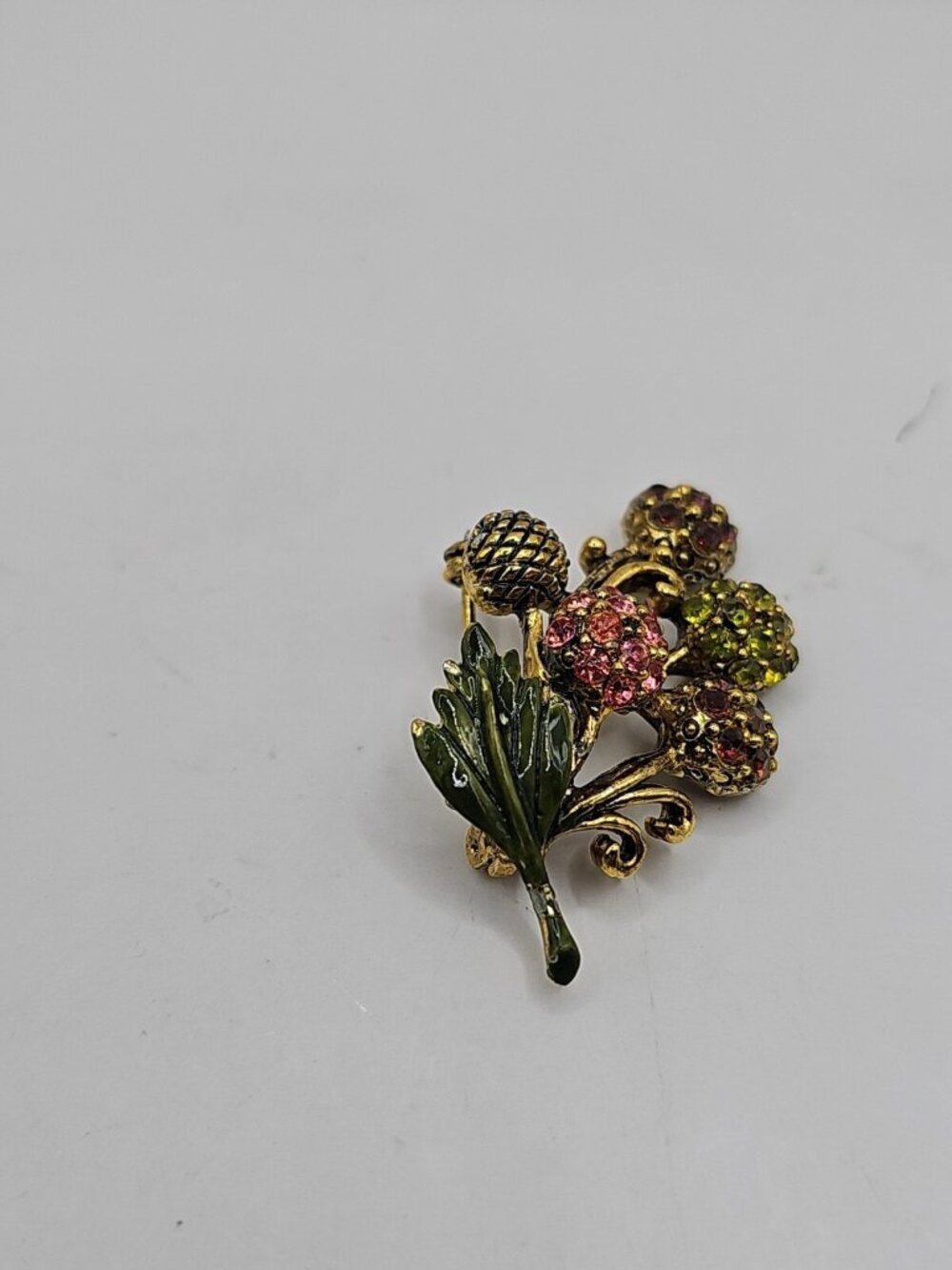 VTG Brooch Gold -Tone  Holly craft Signed